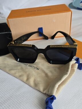 Louis Vuitton Millionaire Black and Gold  Sunglasses